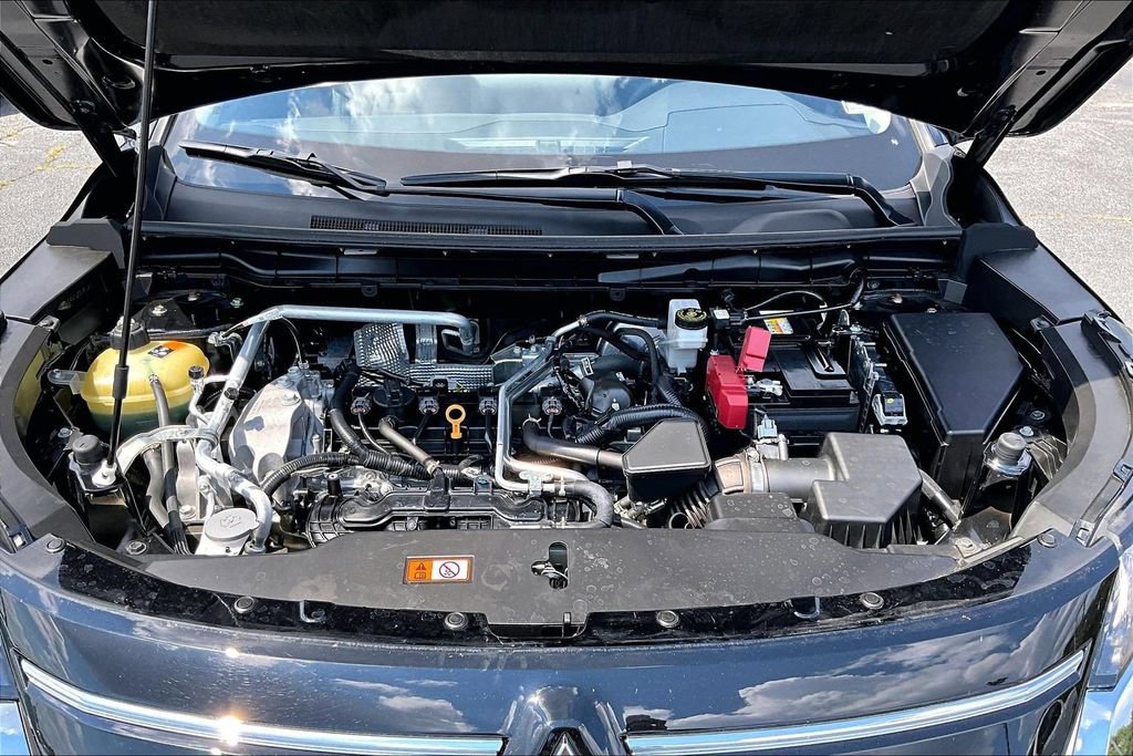 Used 2025 Mitsubishi Outlander SE FWD image 31