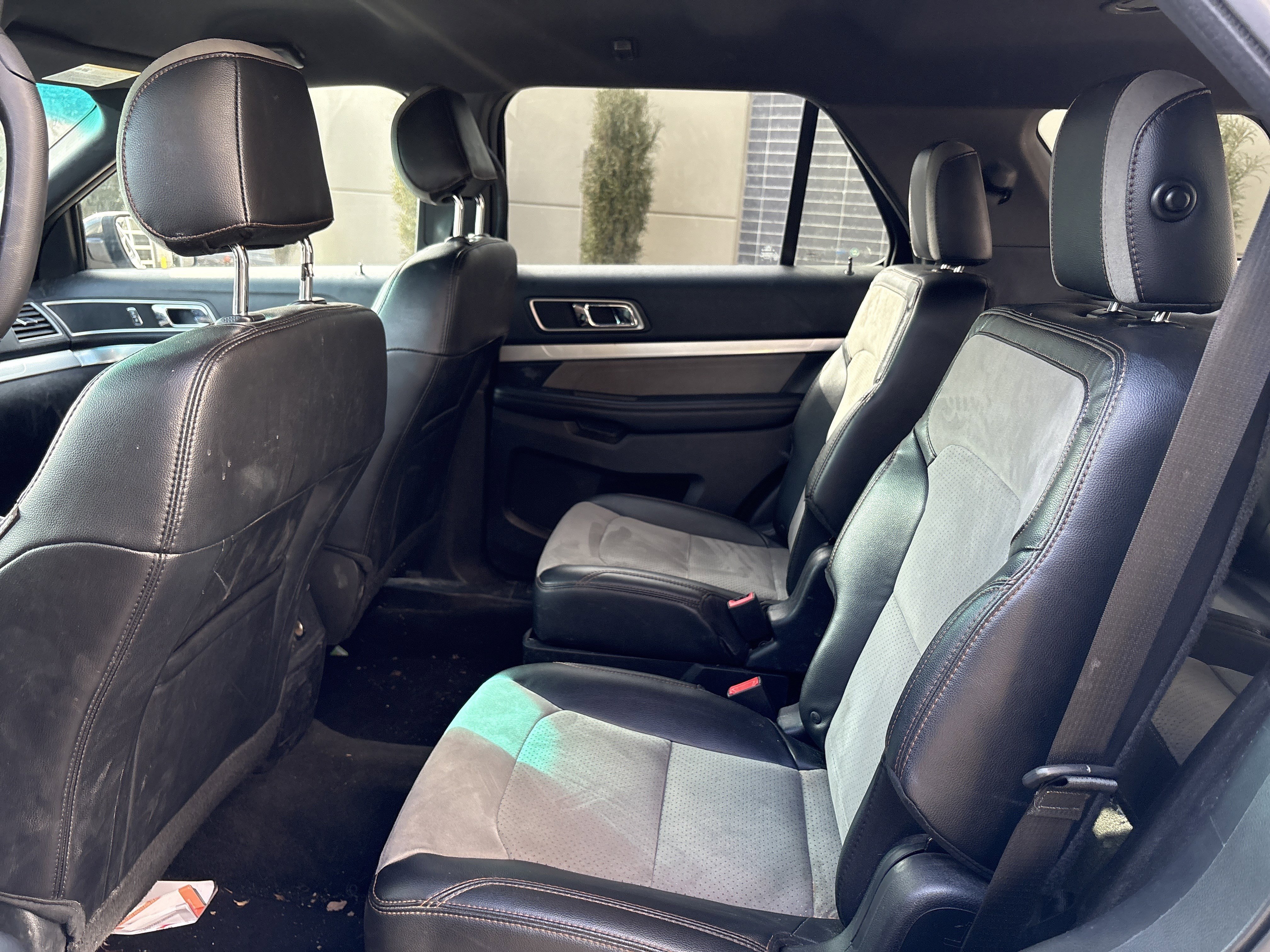 Used 2017 Ford Explorer XLT w/ Equipment Group 202A image 29