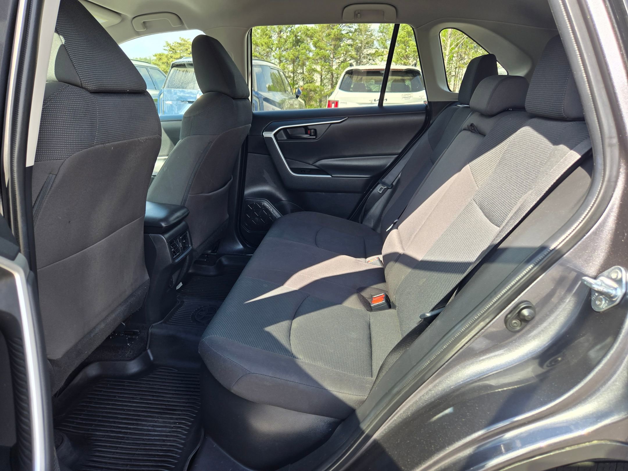 Used 2021 Toyota RAV4 LE image 36