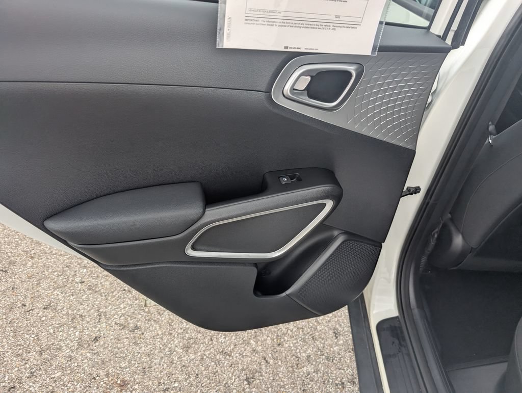 New 2024 Kia Soul LX w/ Option Group 015 FWD image 10