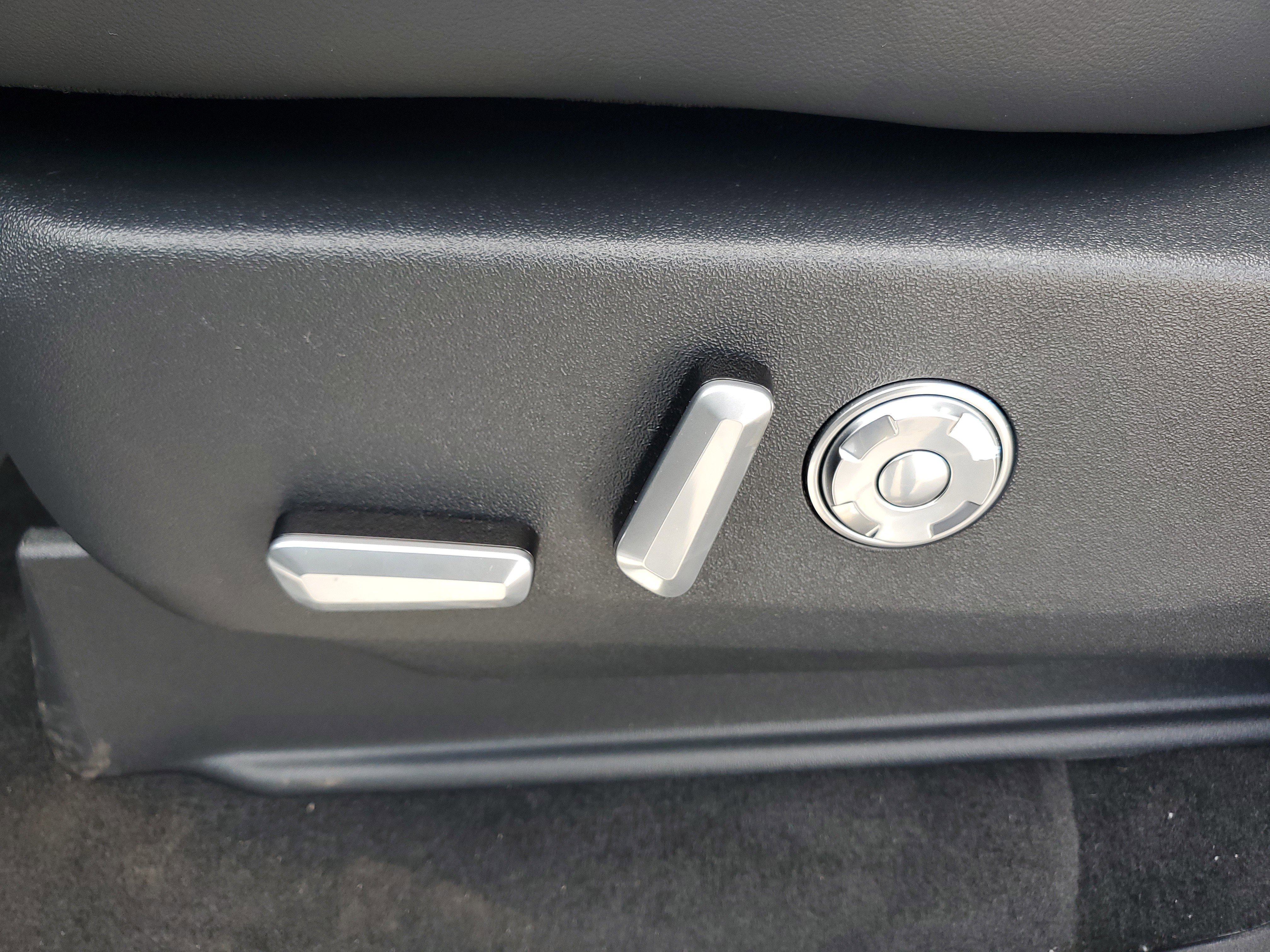 New 2025 Lincoln Navigator Reserve w/ Jet Appearance Package image 13