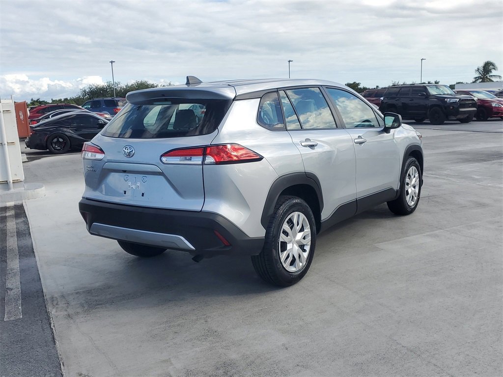 Used 2023 Toyota Corolla Cross L image 8