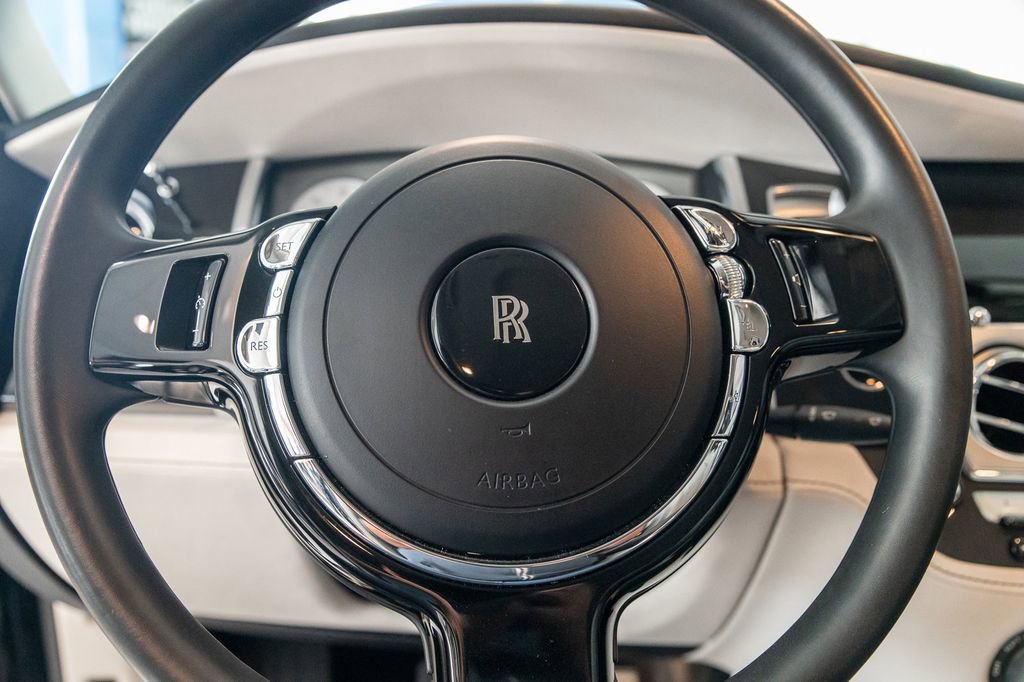 Used 2018 Rolls-Royce Ghost image 28