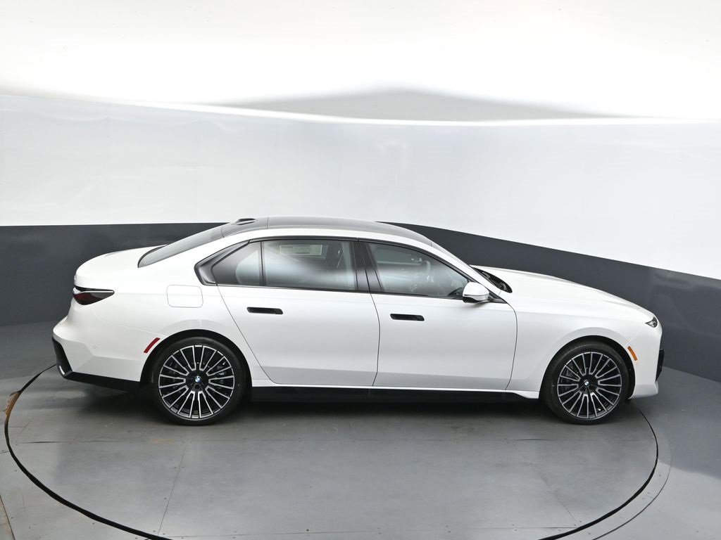 New 2026 BMW 750e xDrive image 16
