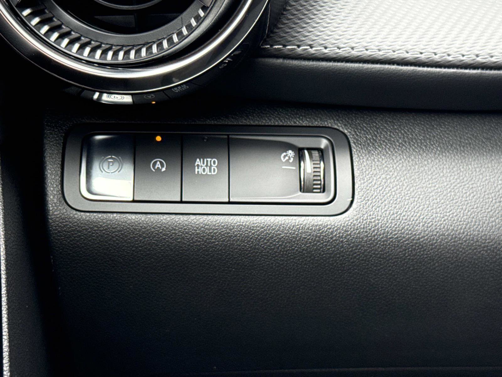 Used 2025 Chevrolet Equinox LT w/ Convenience Package II image 12