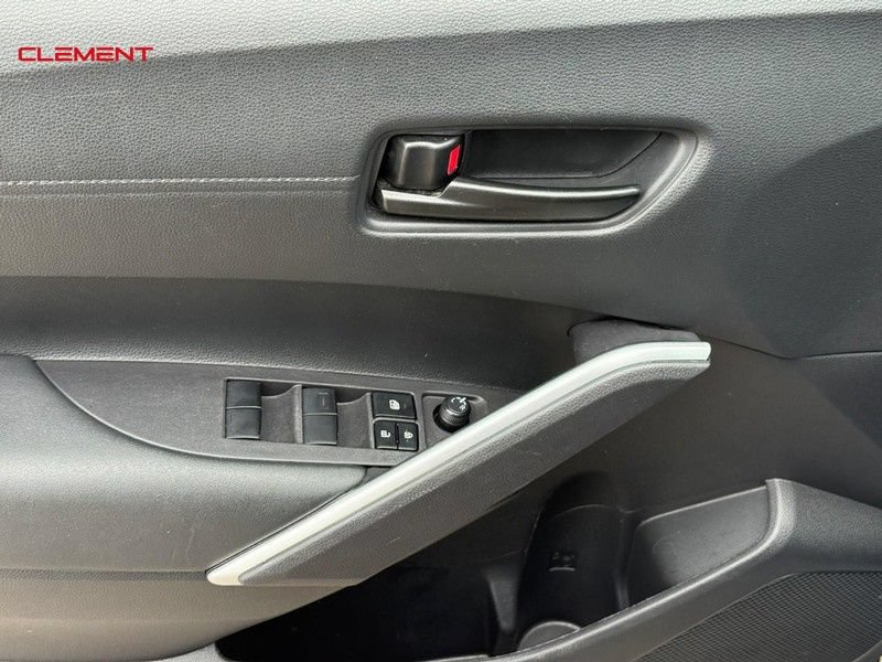 Used 2024 Toyota Corolla Cross LE FWD image 19