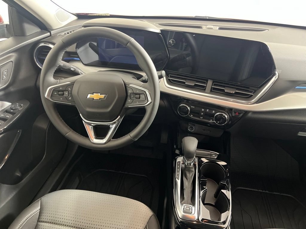 Certified 2026 Chevrolet Trax LT w/ Driver Confidence Package FWD image 12