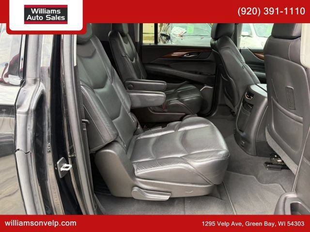 Used 2020 Cadillac Escalade ESV Luxury w/ Escalade Sport Edition AWD/4WD image 17