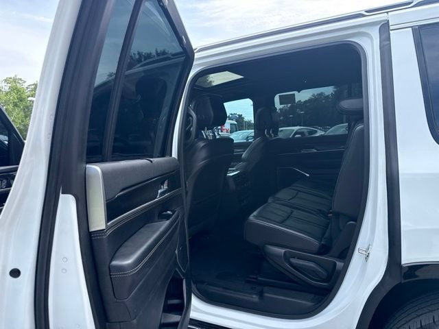 Used 2023 Jeep Wagoneer 4WD w/ Premium Group I image 15