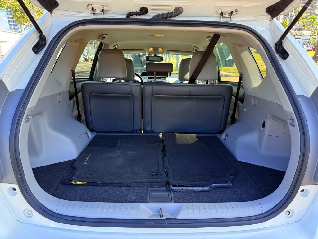 Used 2016 Toyota Prius V Three image 17