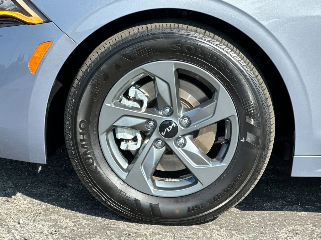 Used 2022 Kia K5 LX FWD image 22