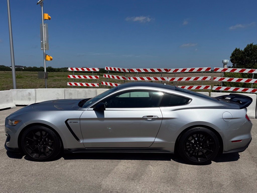 Used 2020 Ford Mustang Shelby GT350 w/ Technology Package RWD image 12