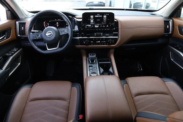 Certified 2025 Nissan Pathfinder Platinum AWD/4WD image 23