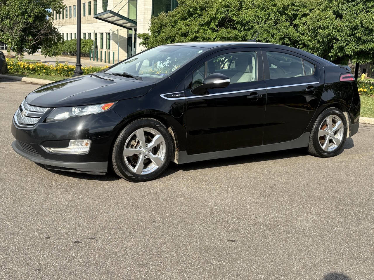 Used 2013 Chevrolet Volt Premium w/ Premium Trim Package image 16