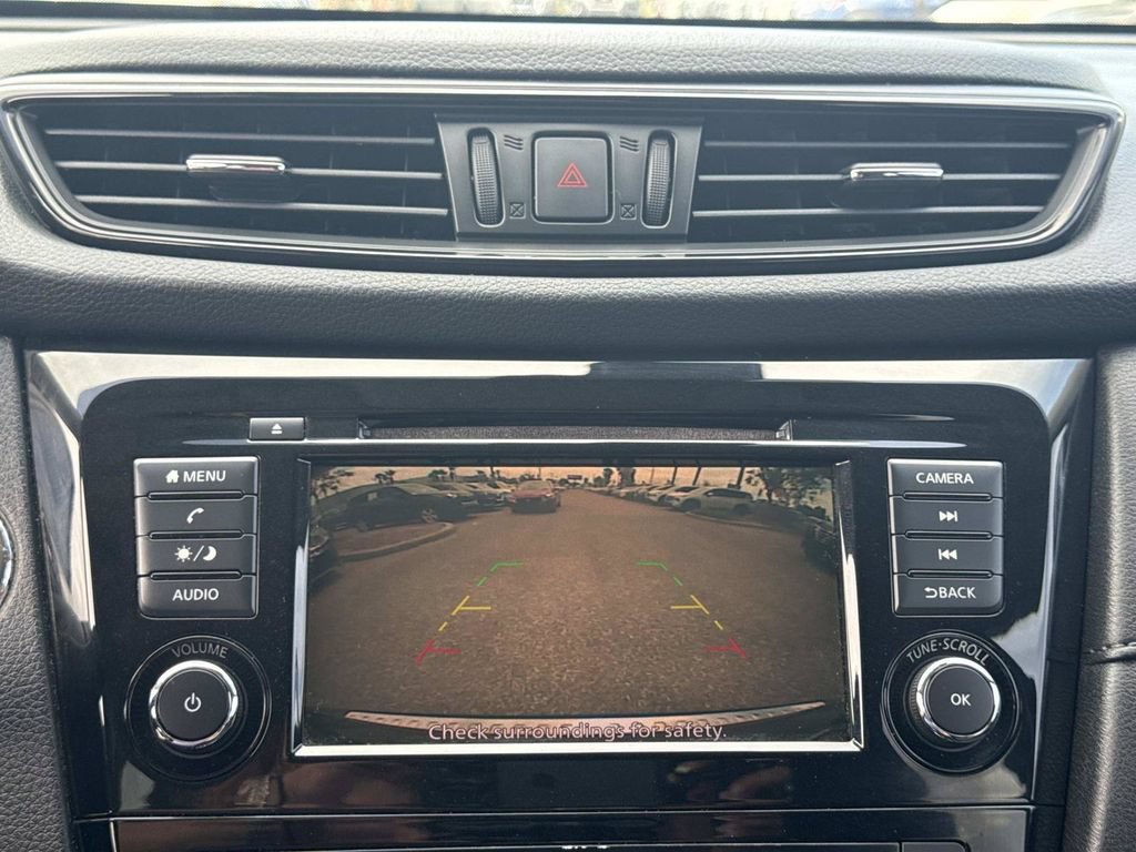 Certified 2019 Nissan Rogue SV FWD image 25