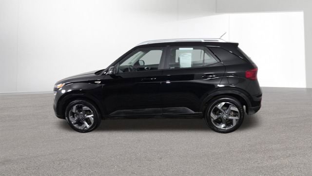 Used 2025 Hyundai Venue SEL image 5