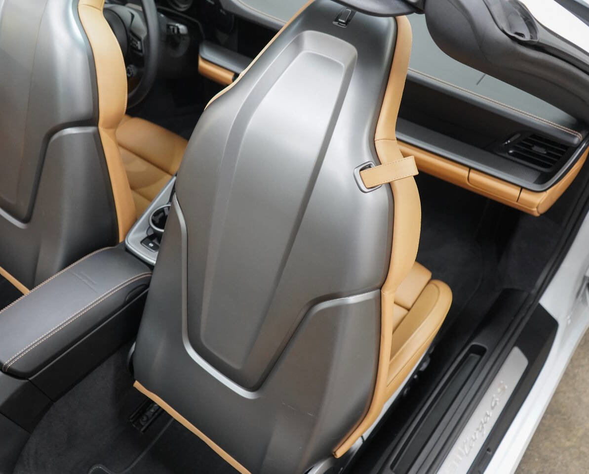 Used 2024 Porsche 911 Targa 4S w/ Premium Package image 89
