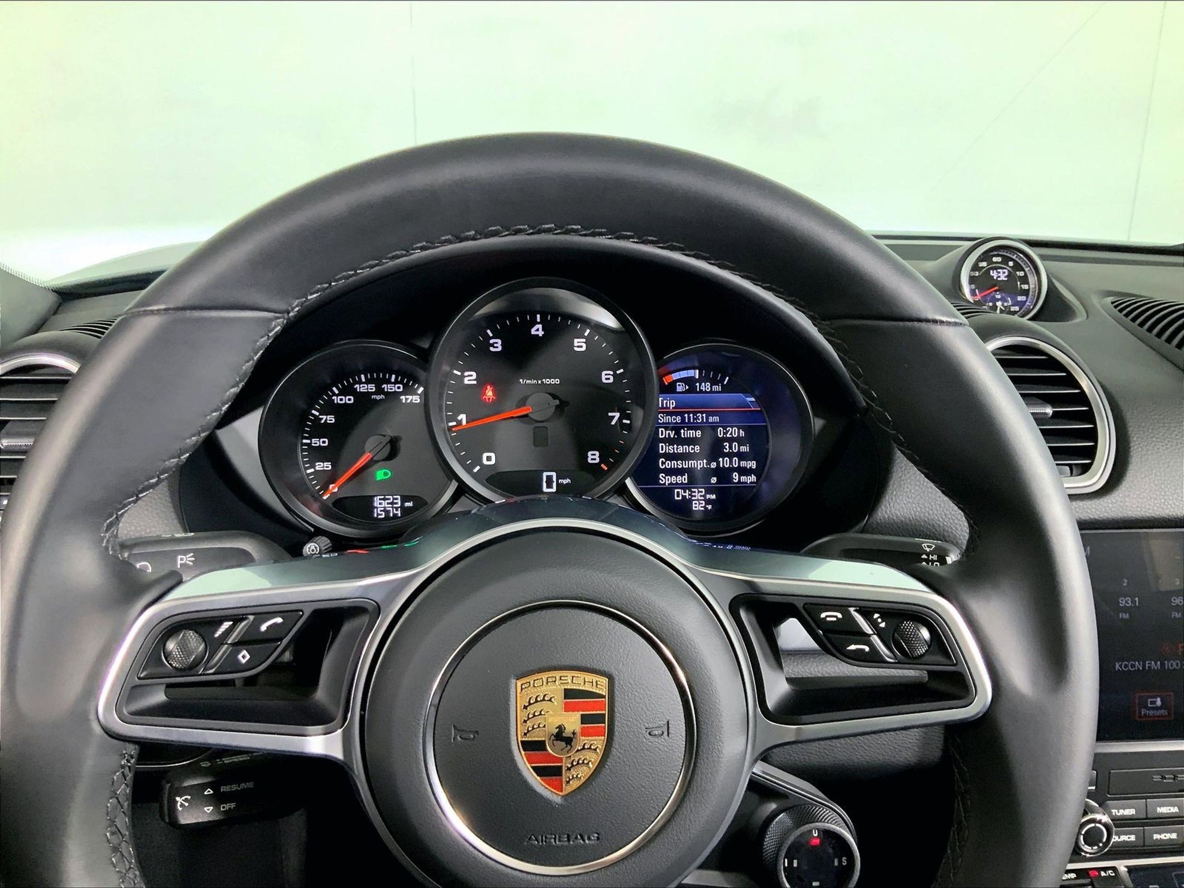 Used 2024 Porsche 718 Boxster RWD image 11