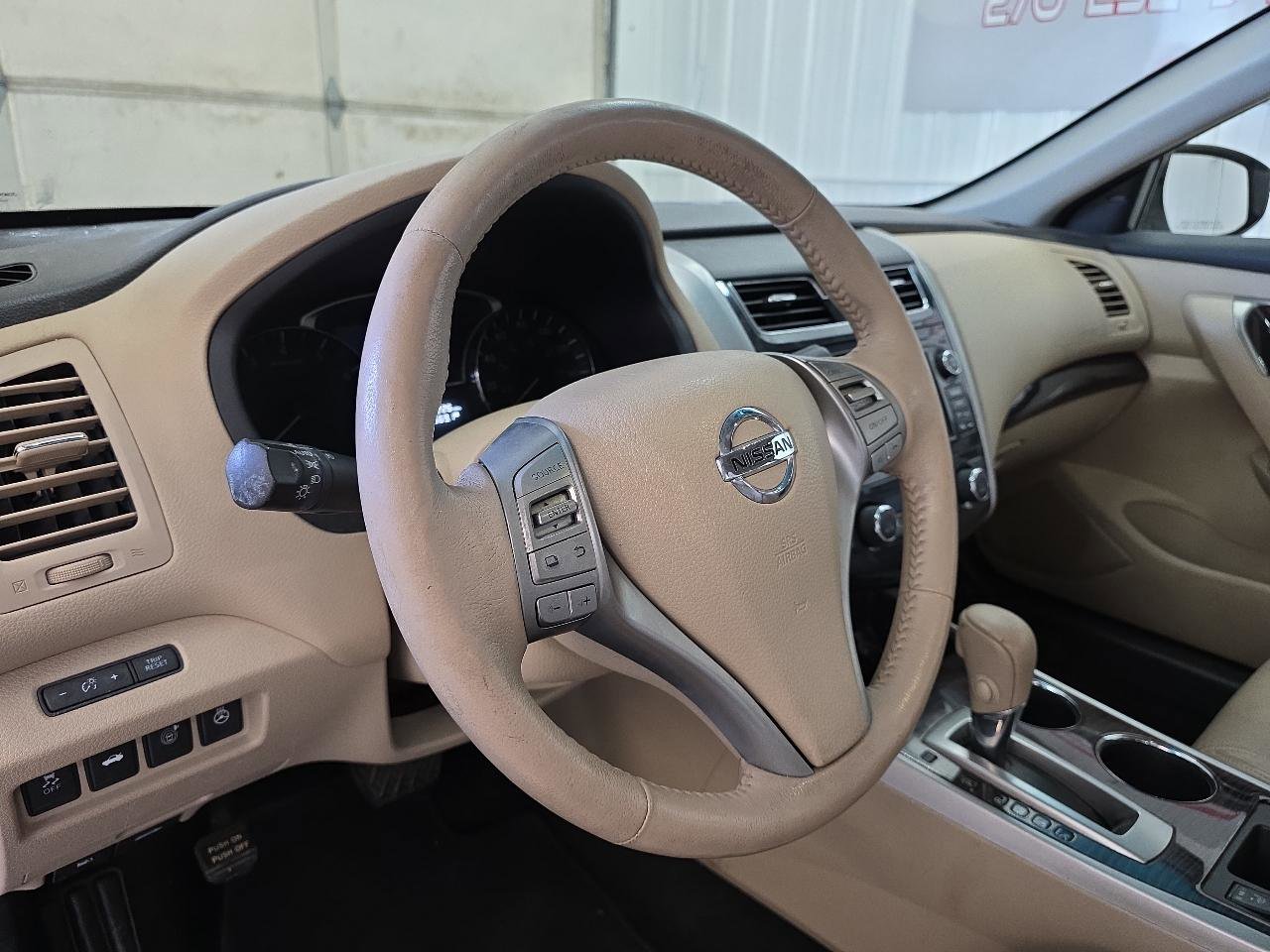 Used 2015 Nissan Altima 2.5 SL w/ Technology Package FWD image 27