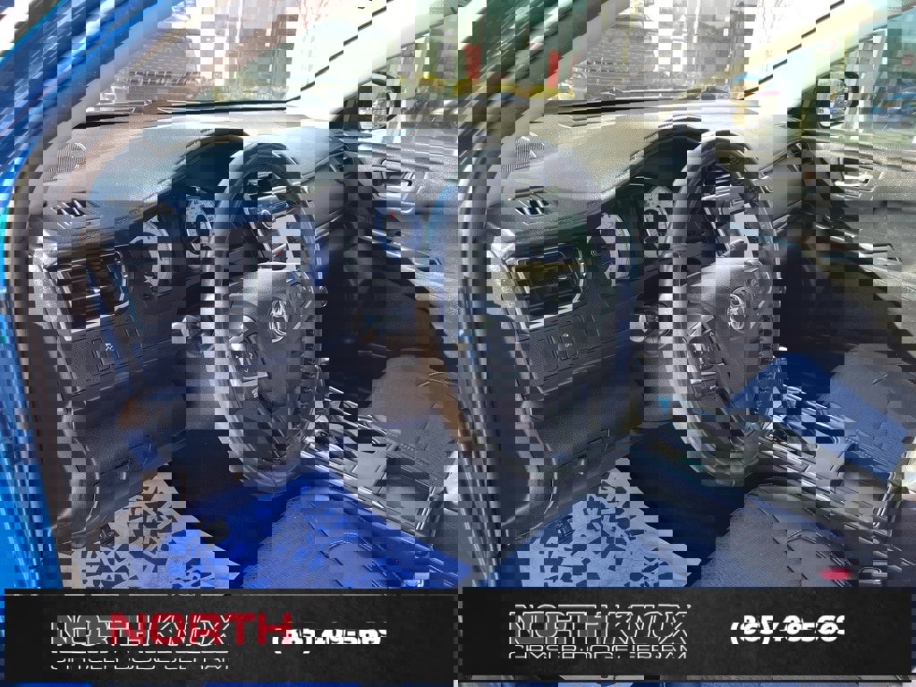 Used 2016 Toyota Camry SE image 6