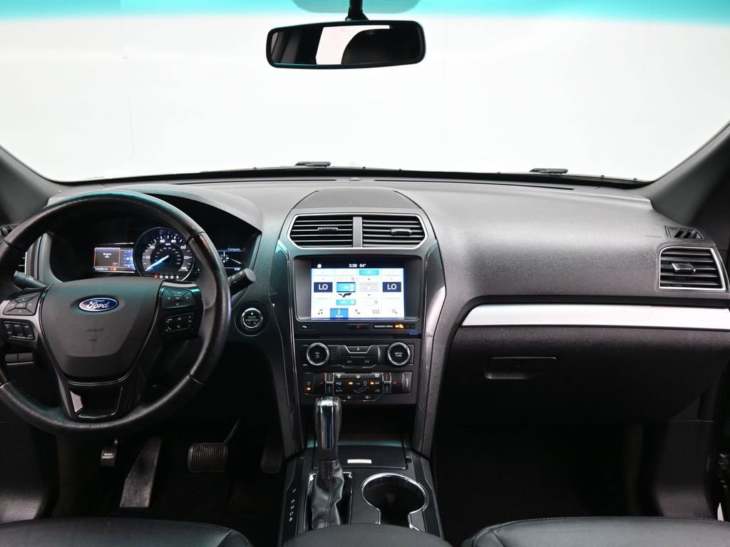 Certified 2017 Ford Explorer XLT w/ Equipment Group 202A FWD image 21