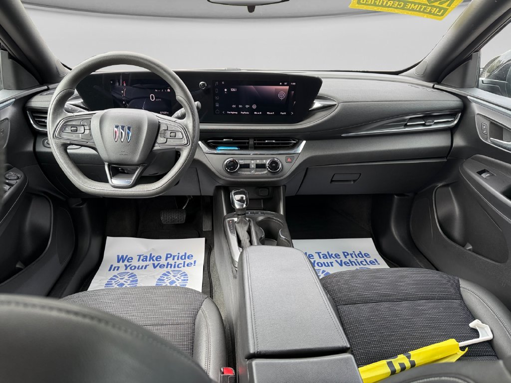 Used 2025 Buick Envista Preferred FWD image 20