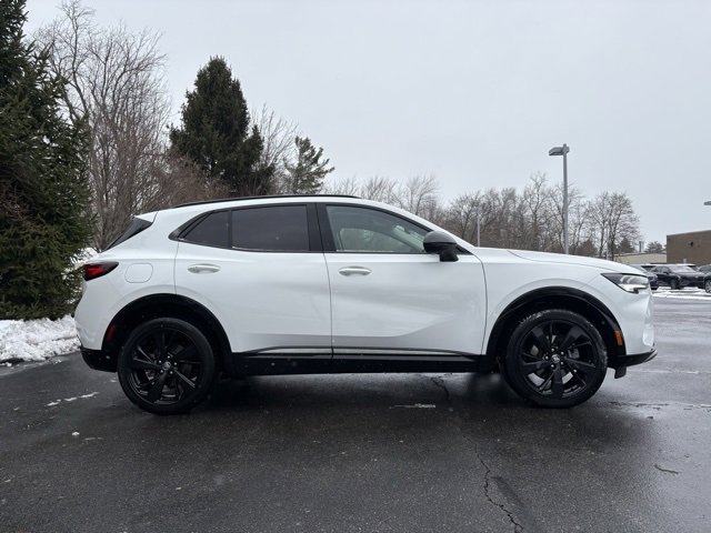 Used 2023 Buick Envision Essence w/ Technology Package I image 9