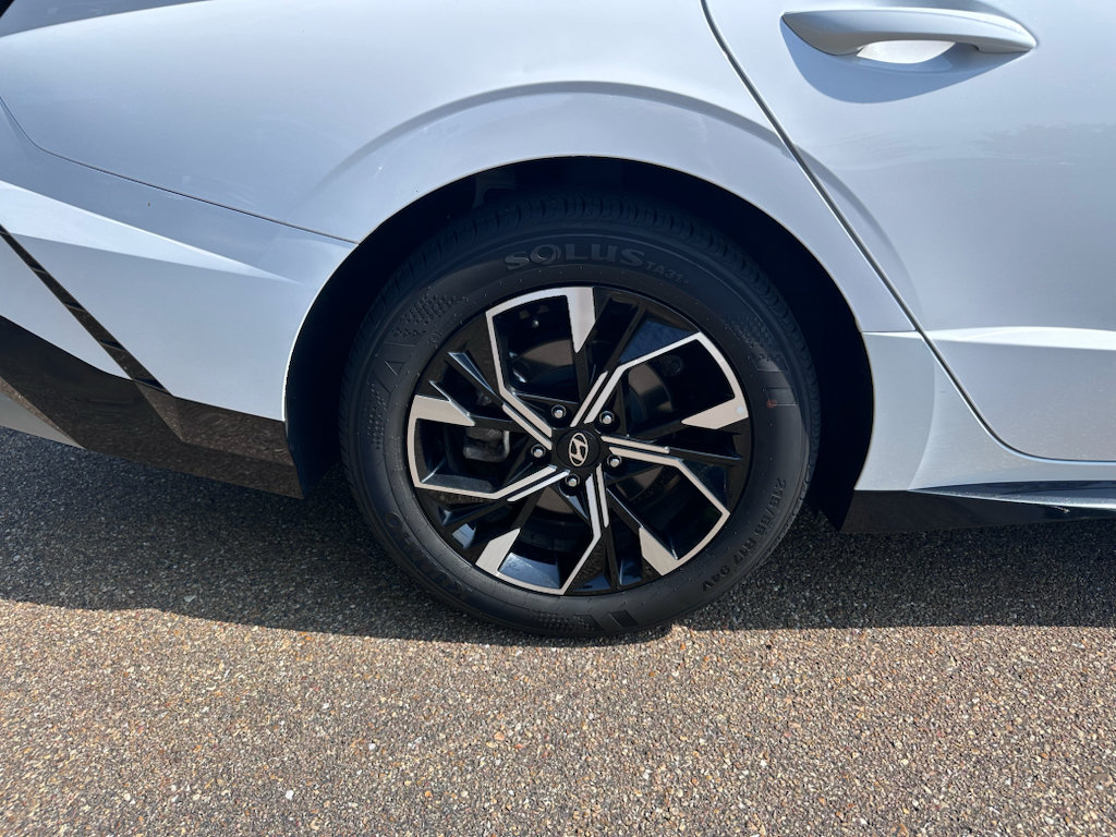 Used 2025 Hyundai Sonata SEL FWD image 5