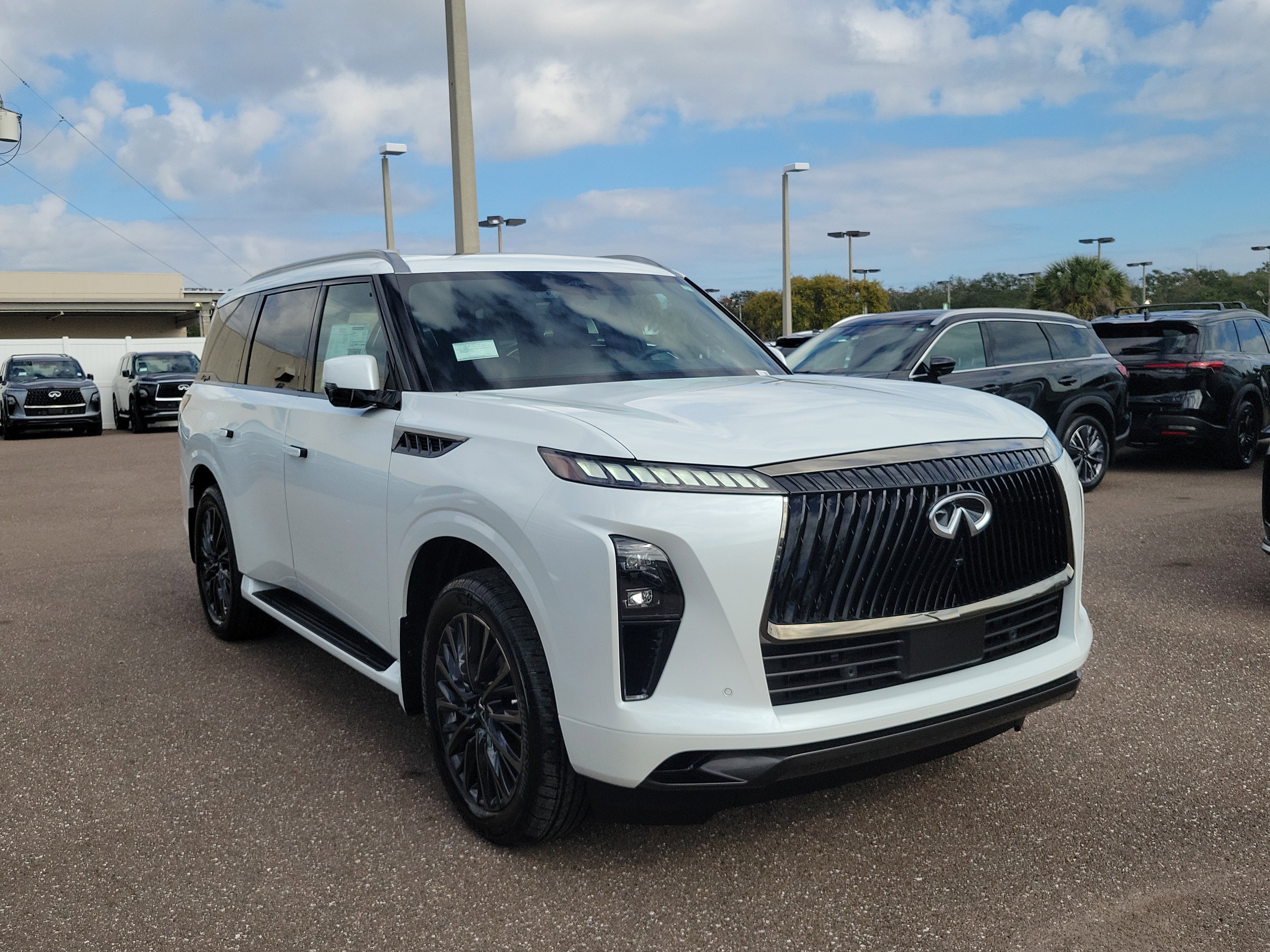 New 2026 INFINITI QX80 Autograph image 2
