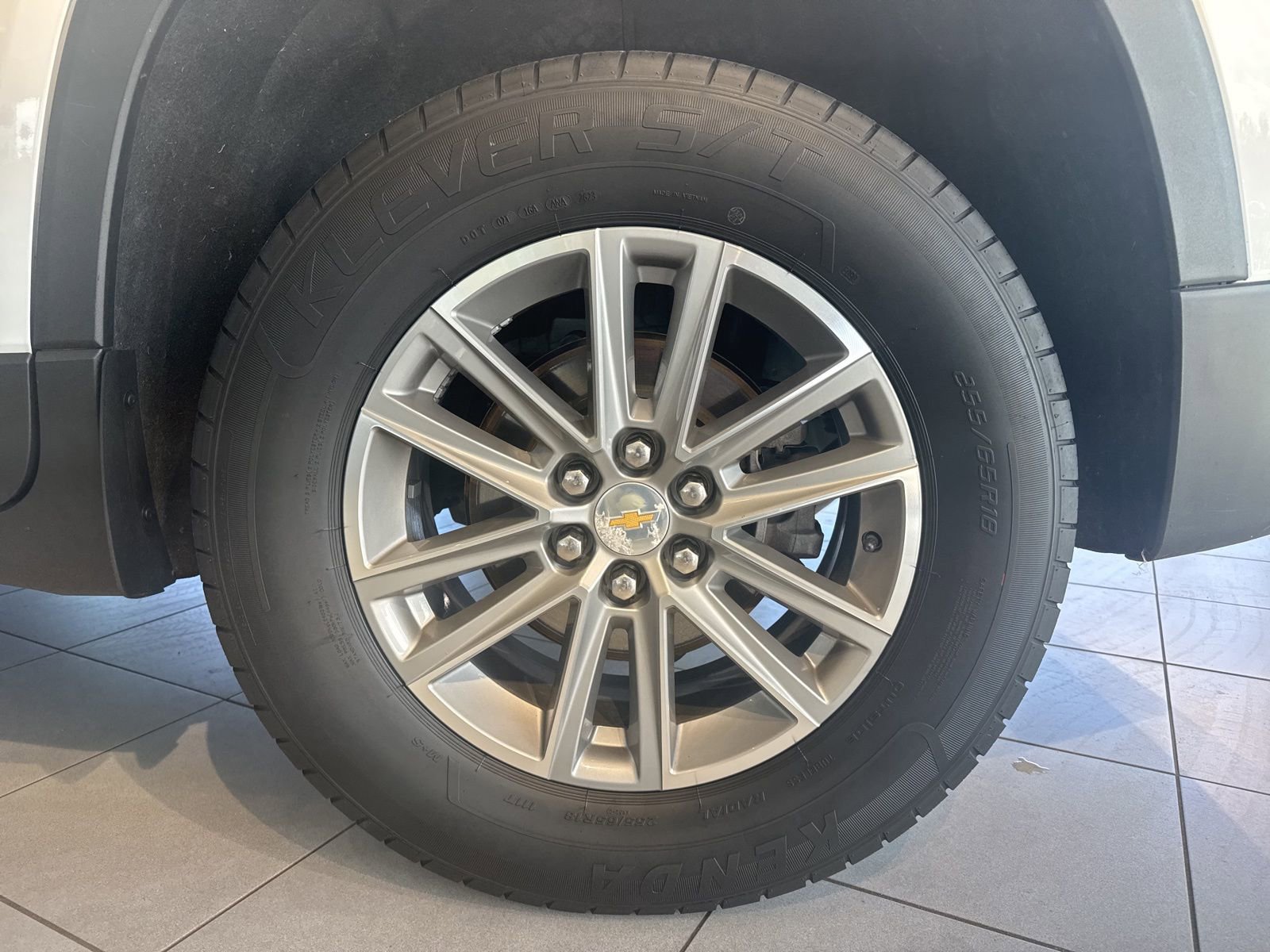 Used 2022 Chevrolet Traverse LT image 12