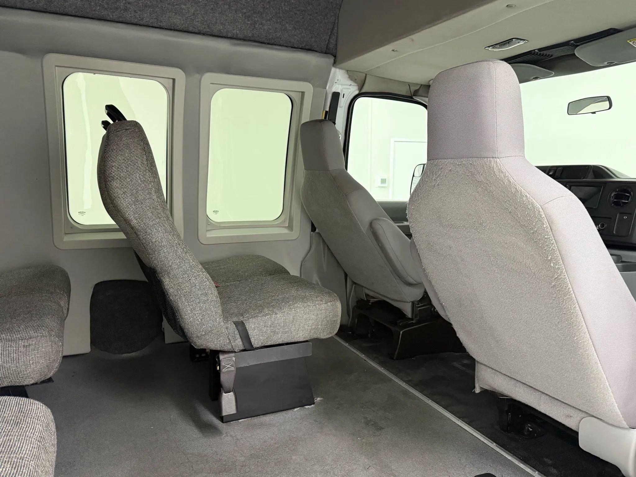 Used 2014 Ford E-150 and Econoline 150 Extended Van 3D image 25