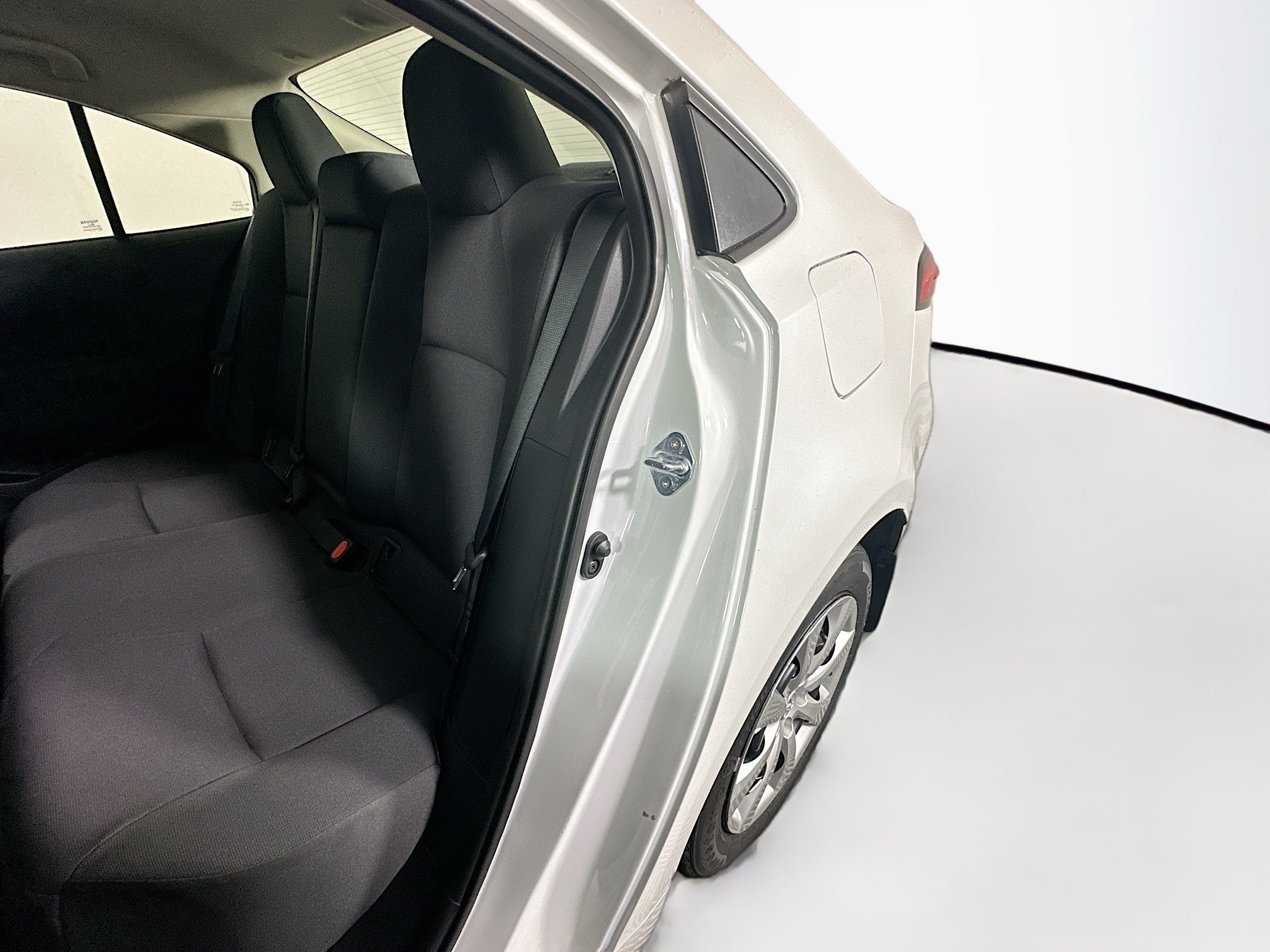 Used 2025 Toyota Corolla LE FWD image 25
