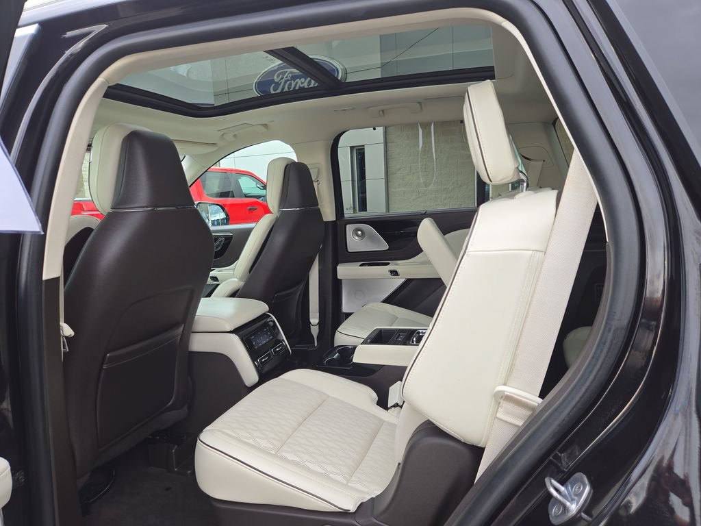 Used 2022 Lincoln Aviator Black Label w/ Dynamic Handling Package AWD/4WD image 25