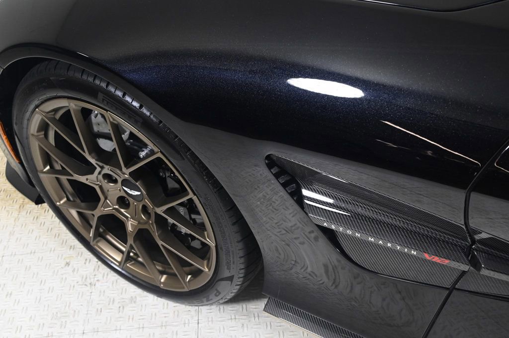 Used 2025 Aston Martin Vanquish image 10