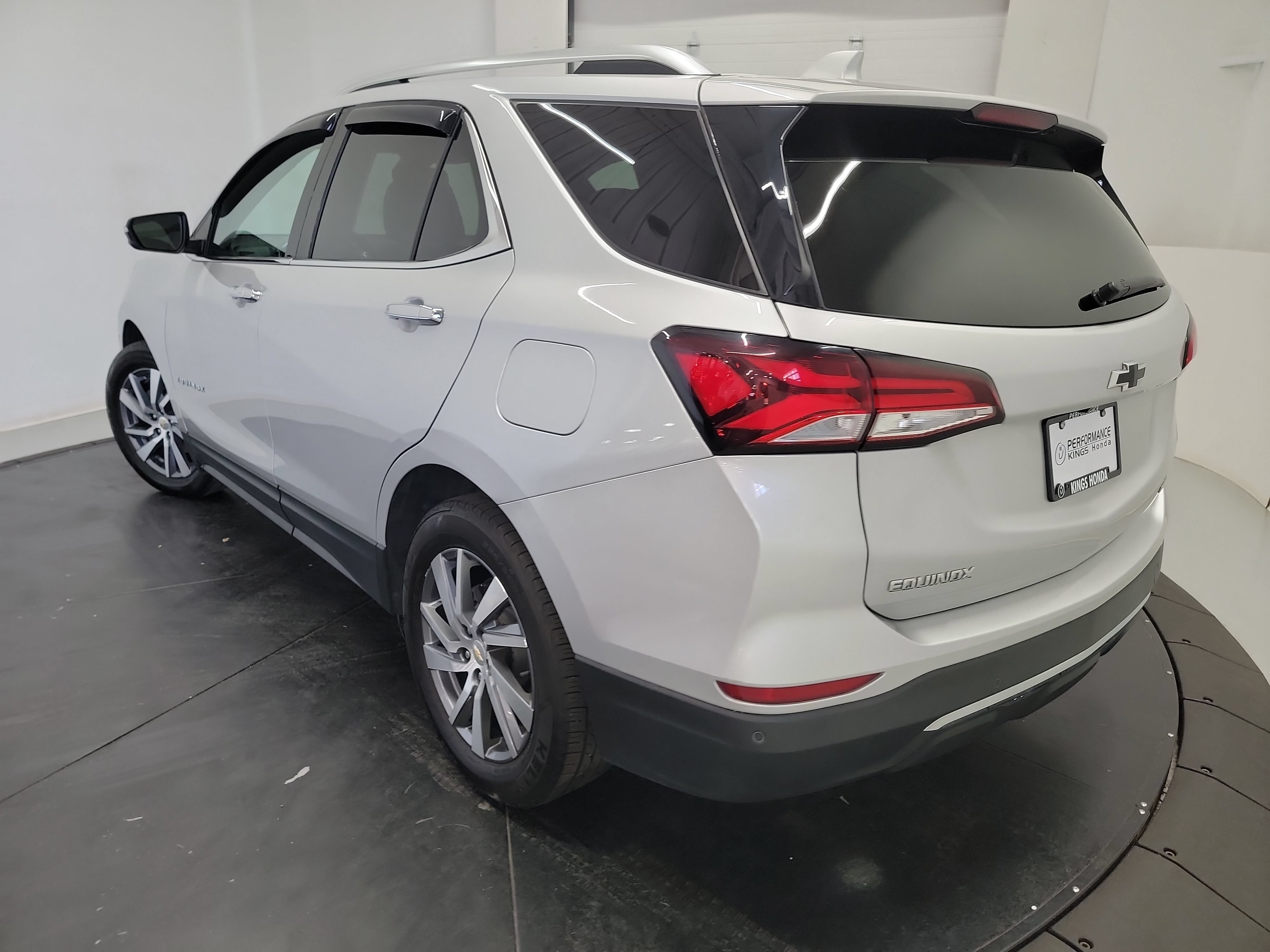 Used 2022 Chevrolet Equinox Premier FWD image 6