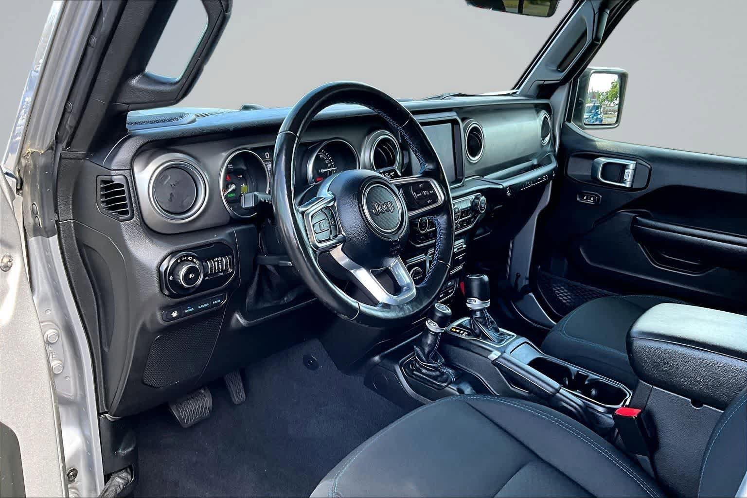 Used 2021 Jeep Wrangler Unlimited Rubicon 4xe w/ Steel Bumper Group AWD/4WD image 2