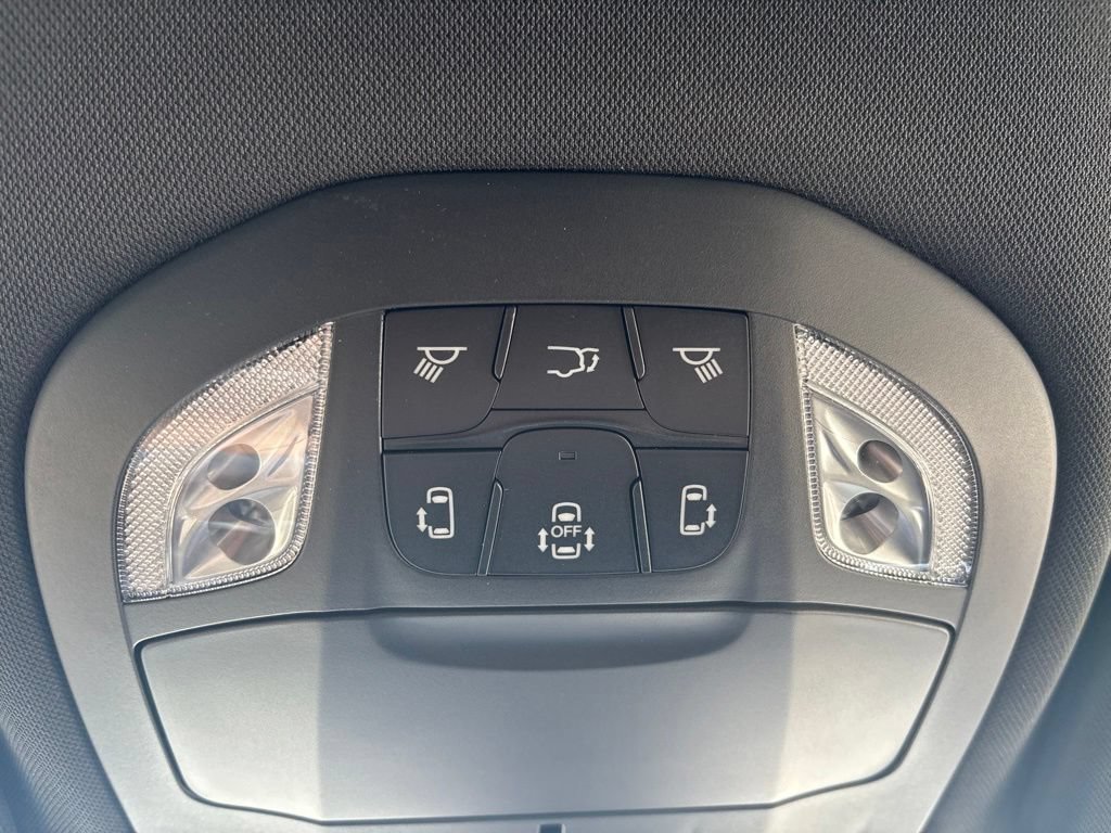 New 2027 Chrysler Pacifica Select FWD image 5
