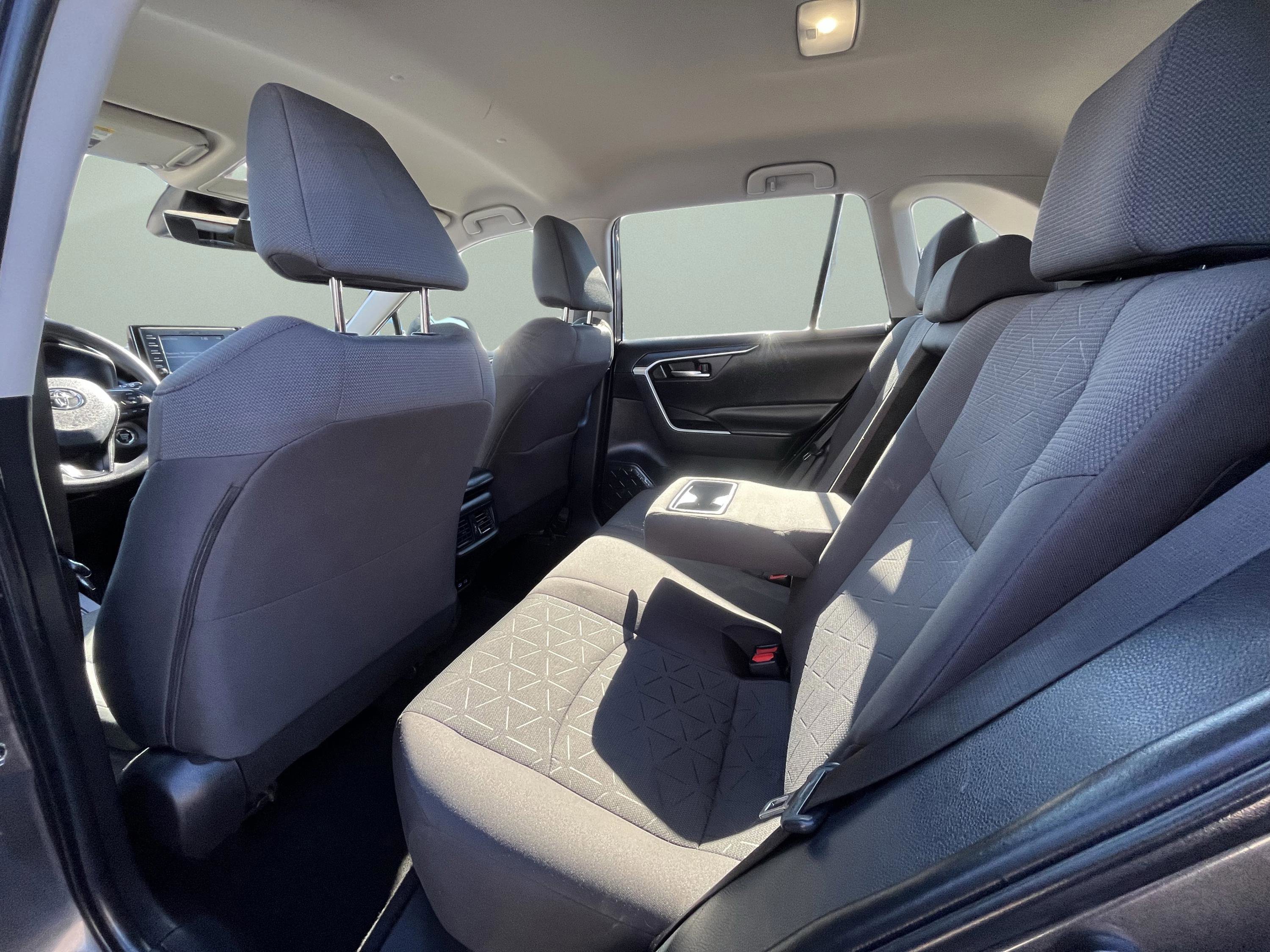 Used 2022 Toyota RAV4 XLE image 29