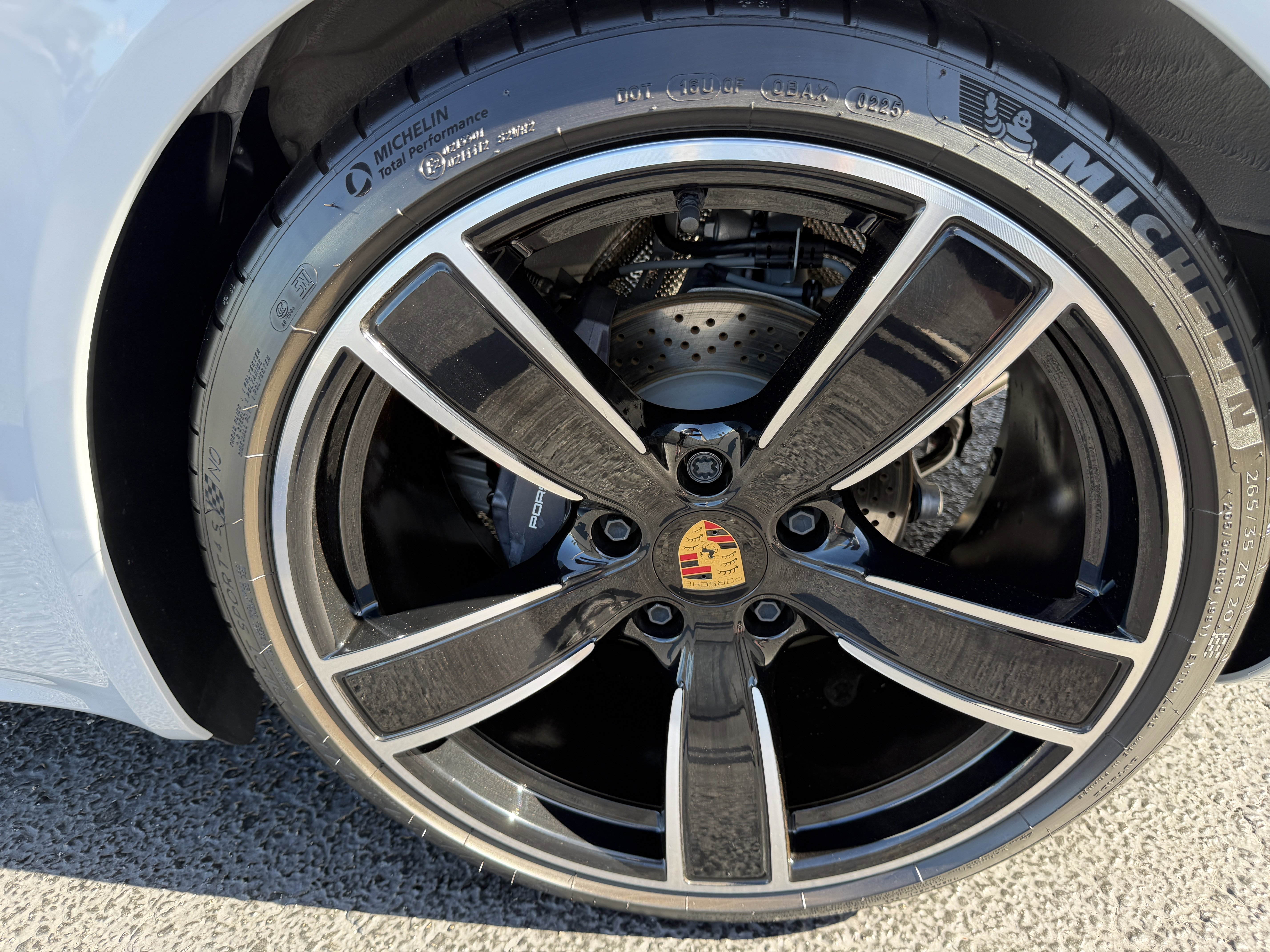 Certified 2025 Porsche 718 Cayman image 9