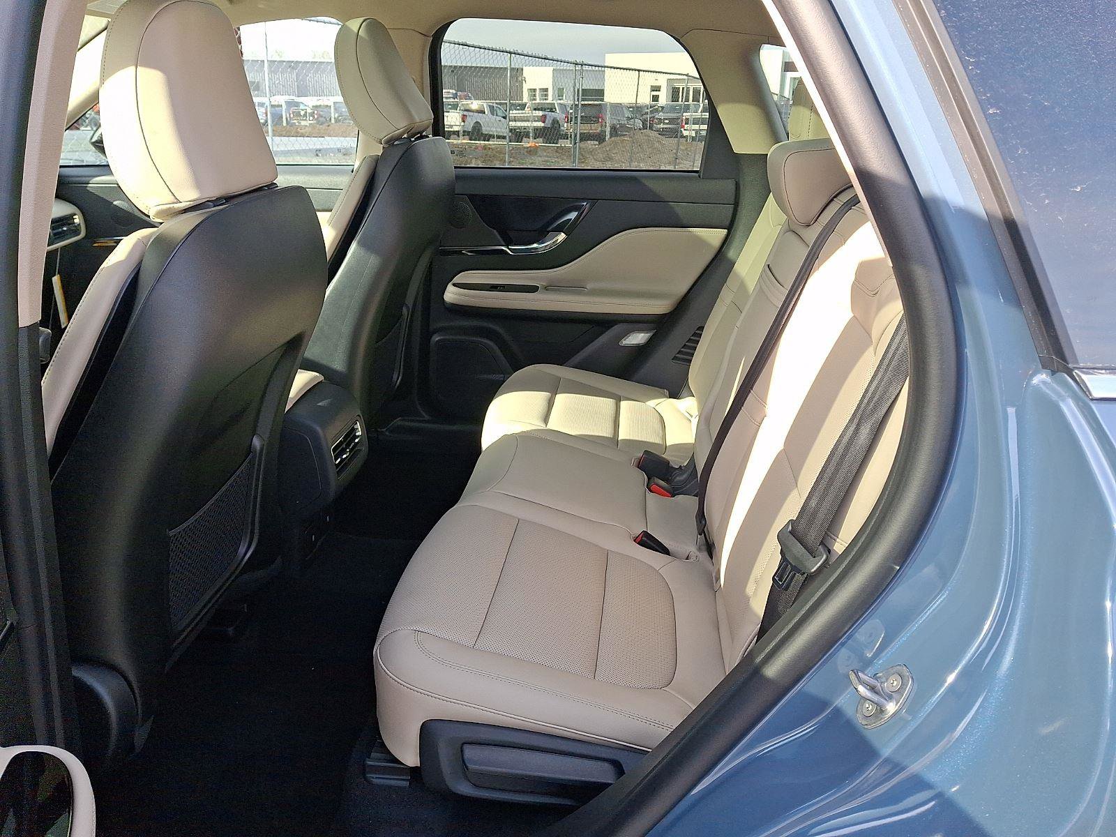 New 2026 Lincoln Corsair Premiere image 7