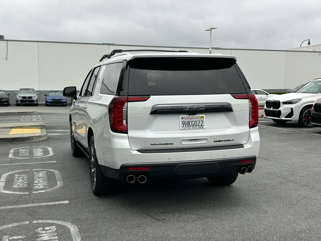 Used 2023 GMC Yukon XL Denali Ultimate AWD/4WD image 3