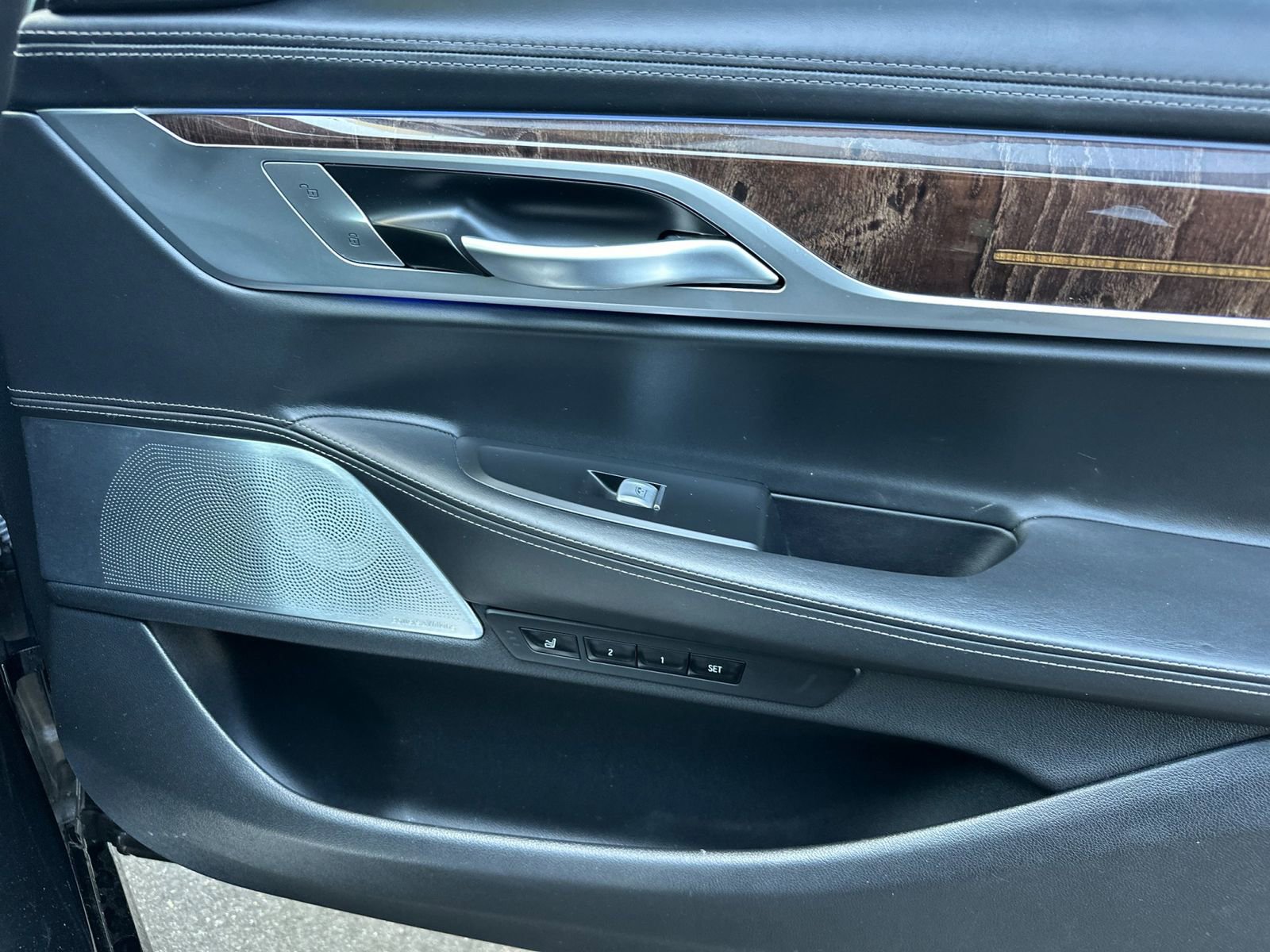 Used 2019 BMW M760i xDrive w/ Luxury Rear Seating Package AWD/4WD image 18