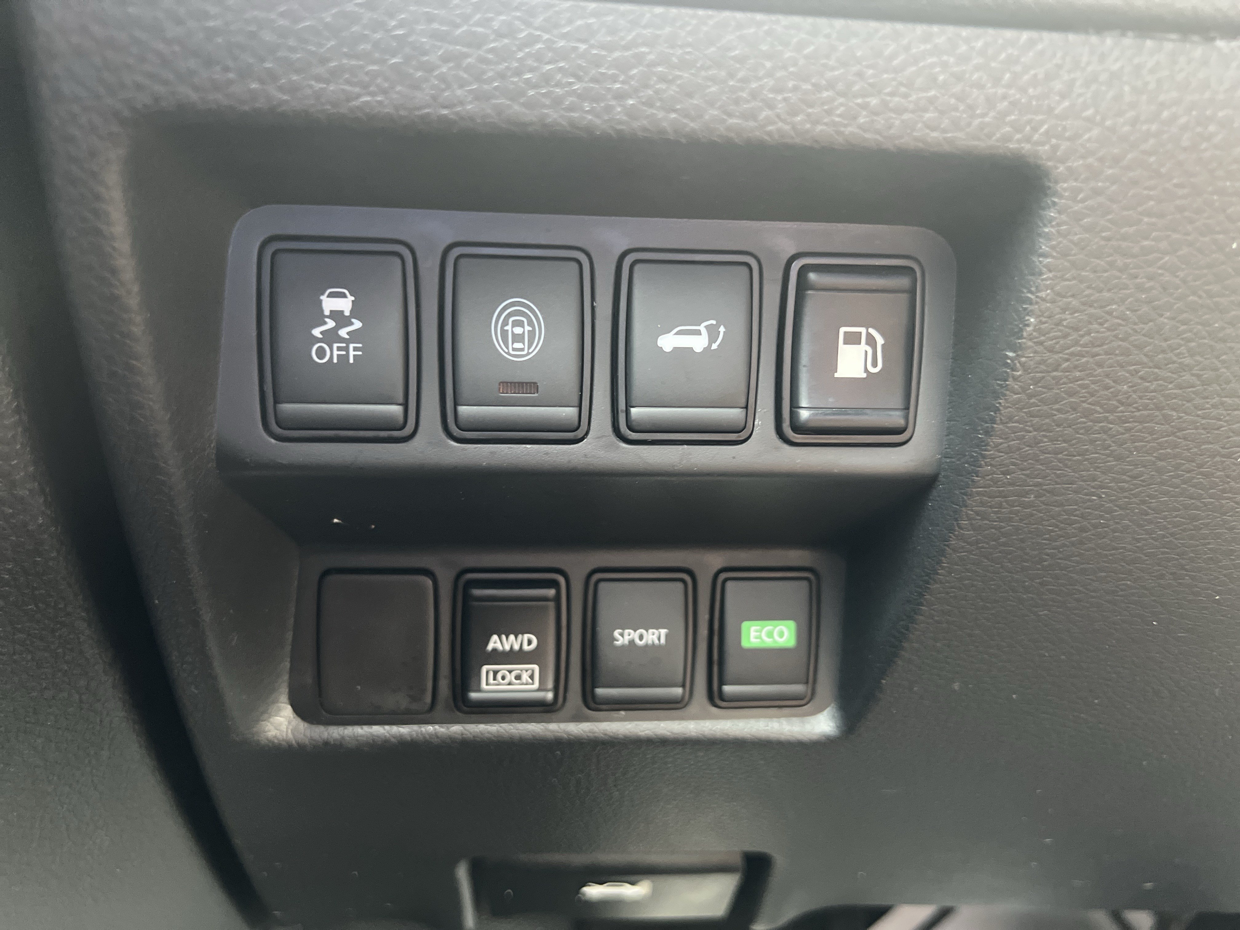 Used 2019 Nissan Rogue SV AWD/4WD image 34