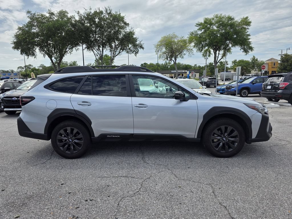 Used 2025 Subaru Outback Onyx Edition AWD/4WD image 2