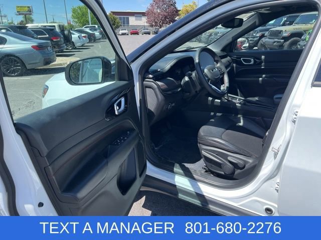 Used 2023 Jeep Compass Trailhawk AWD/4WD image 11