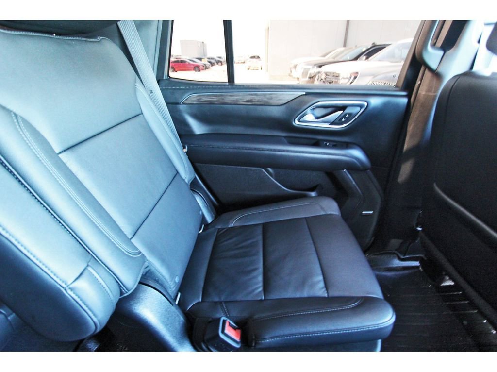 Used 2021 Chevrolet Tahoe Z71 w/ Z71 Signature Package image 11