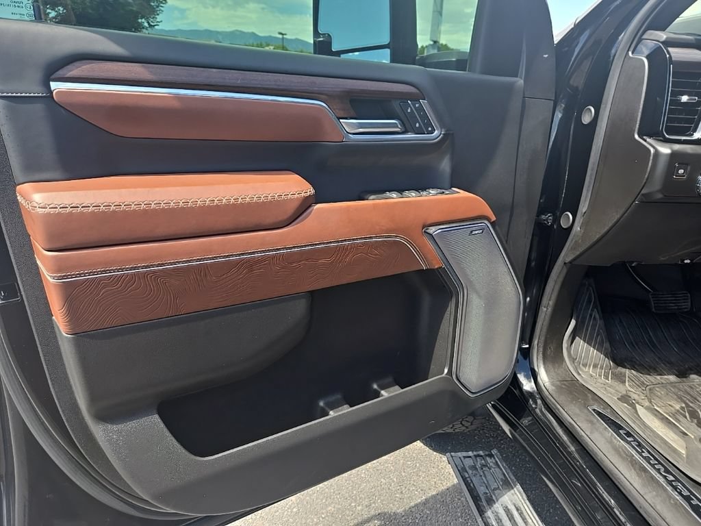 Used 2025 GMC Sierra 3500 Denali Ultimate AWD/4WD image 10