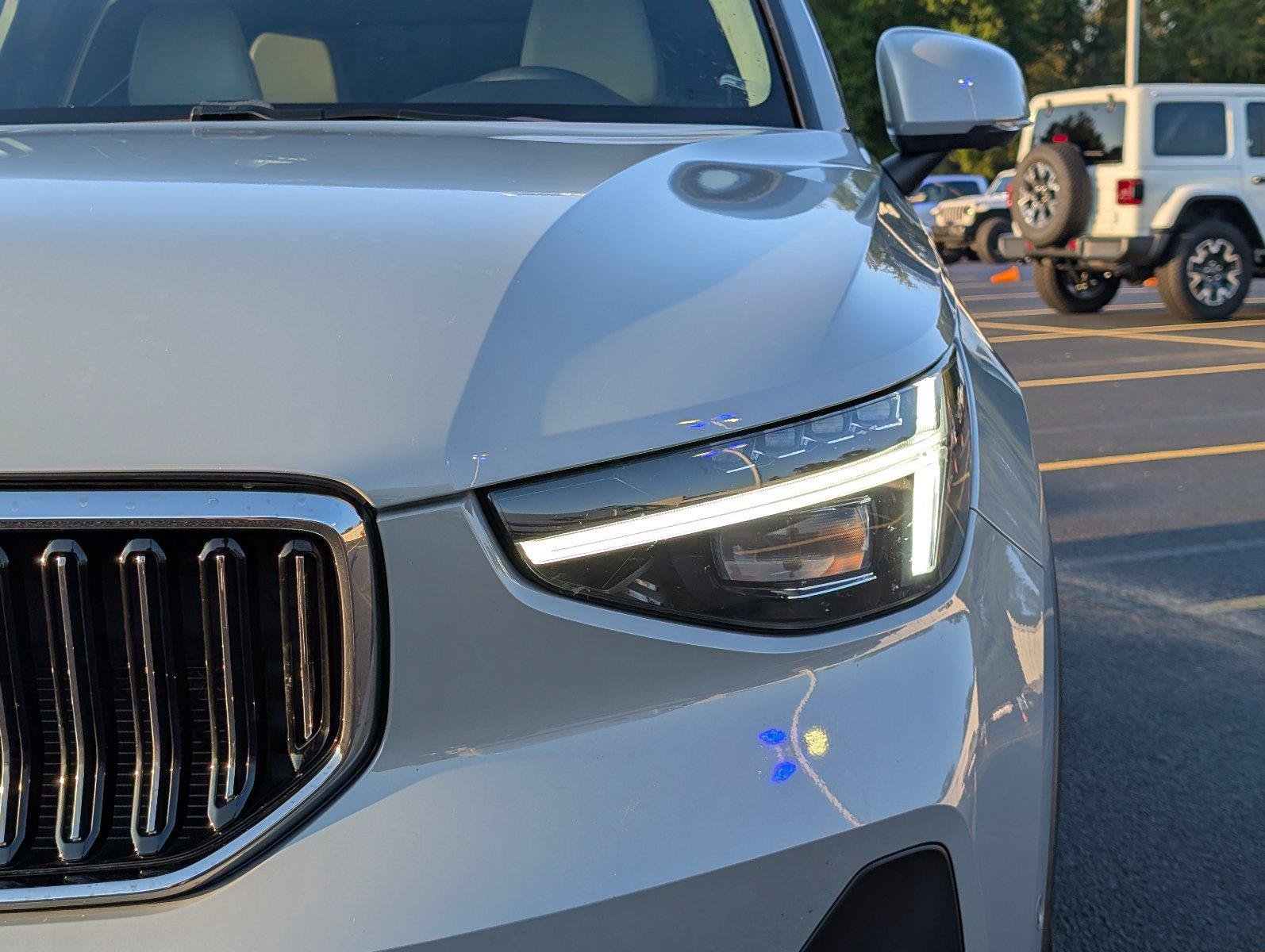Used 2024 Volvo XC40 B5 Plus w/ Protection Package Premier AWD/4WD image 12