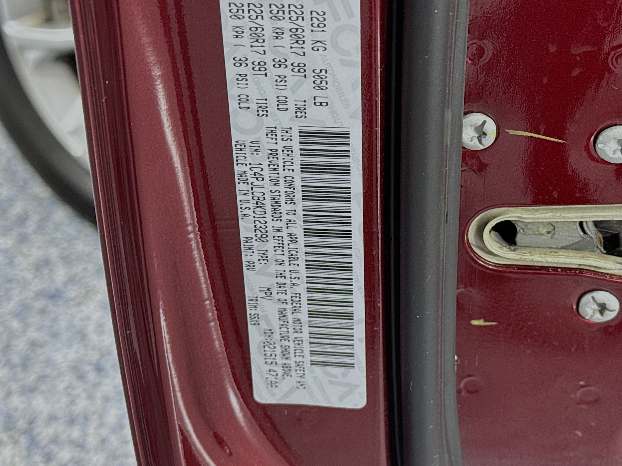 Used 2019 Jeep Cherokee Latitude w/ Cold Weather Group image 31