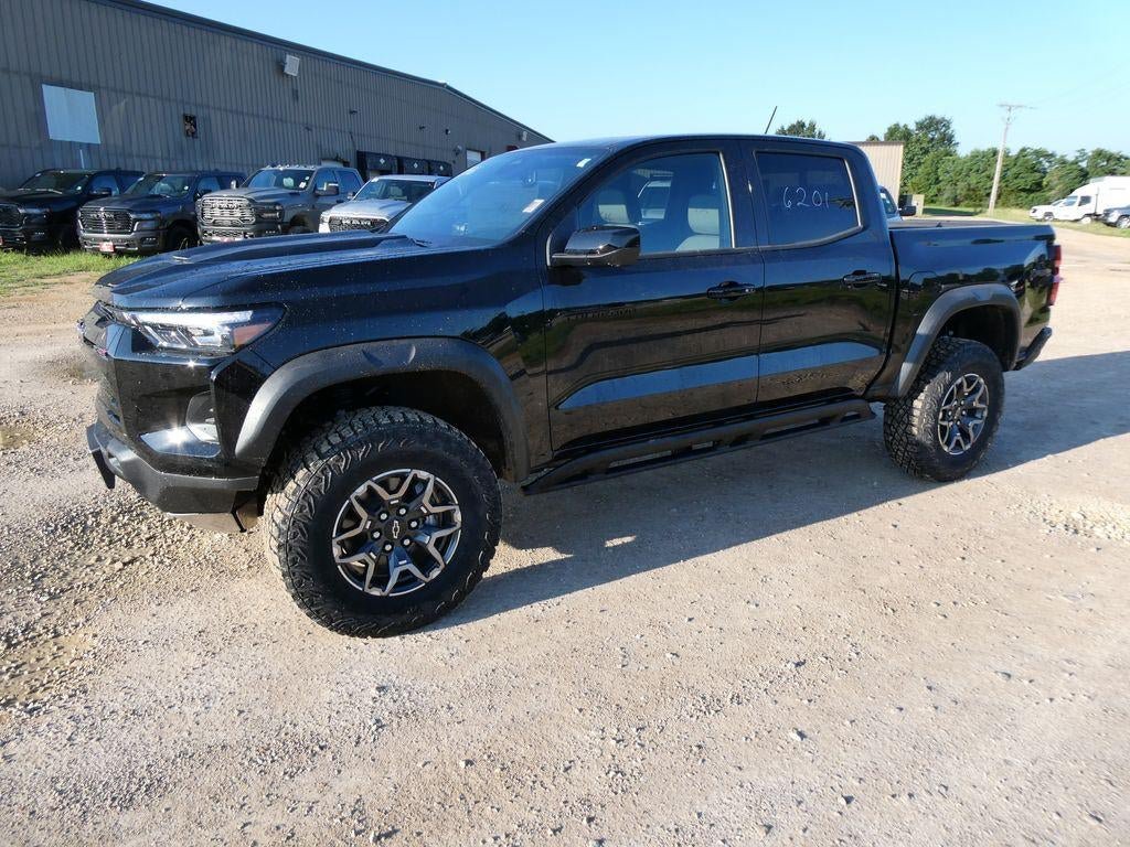 New 2026 Chevrolet Colorado ZR2 w/ Technology Package AWD/4WD image 7